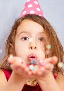 Celebración de cumpleaños infantil en La Caléndula con actividades creativas, cuentos y talleres para niños en Algeciras